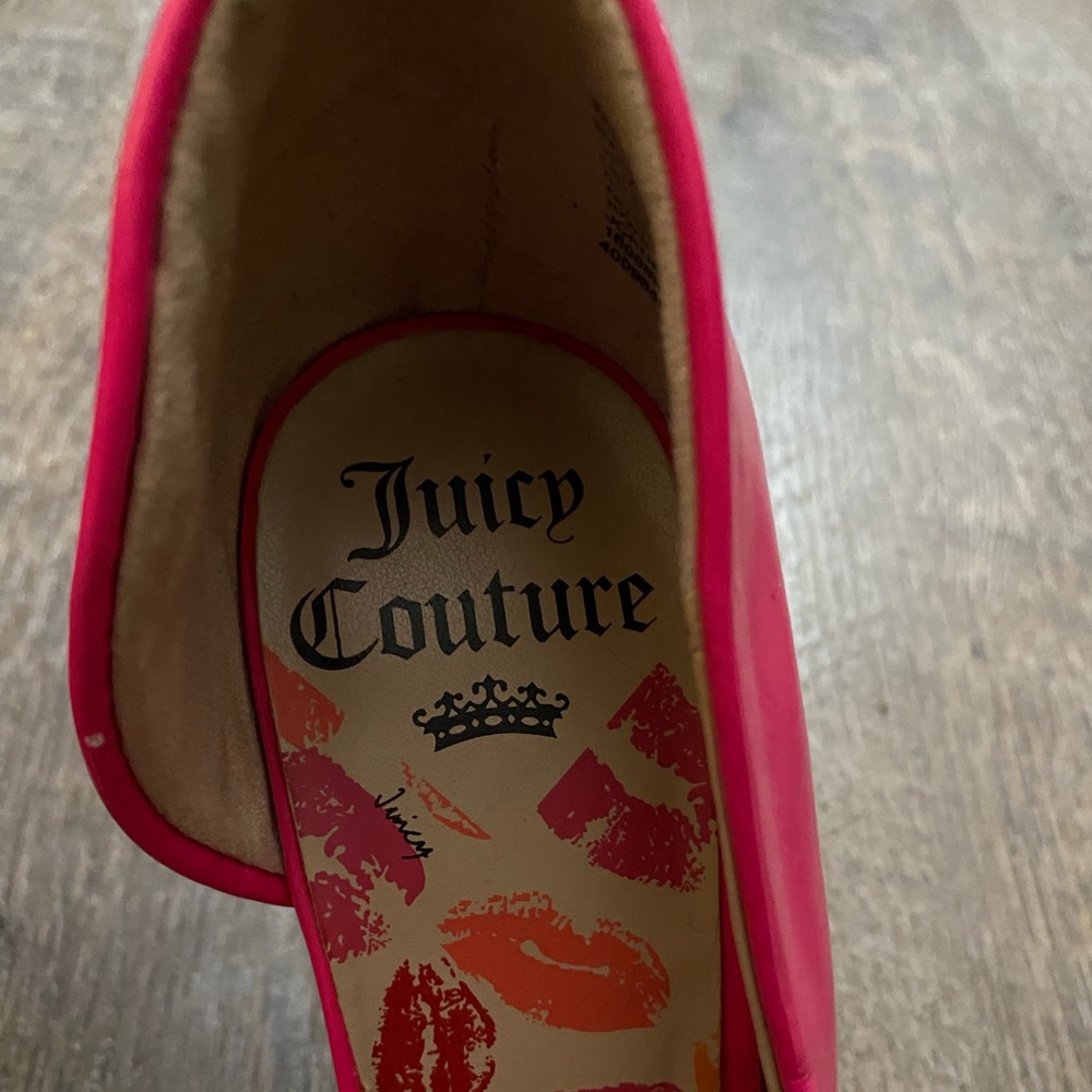 Juicy Couture neon pink pumps size 7 1/2 Medium